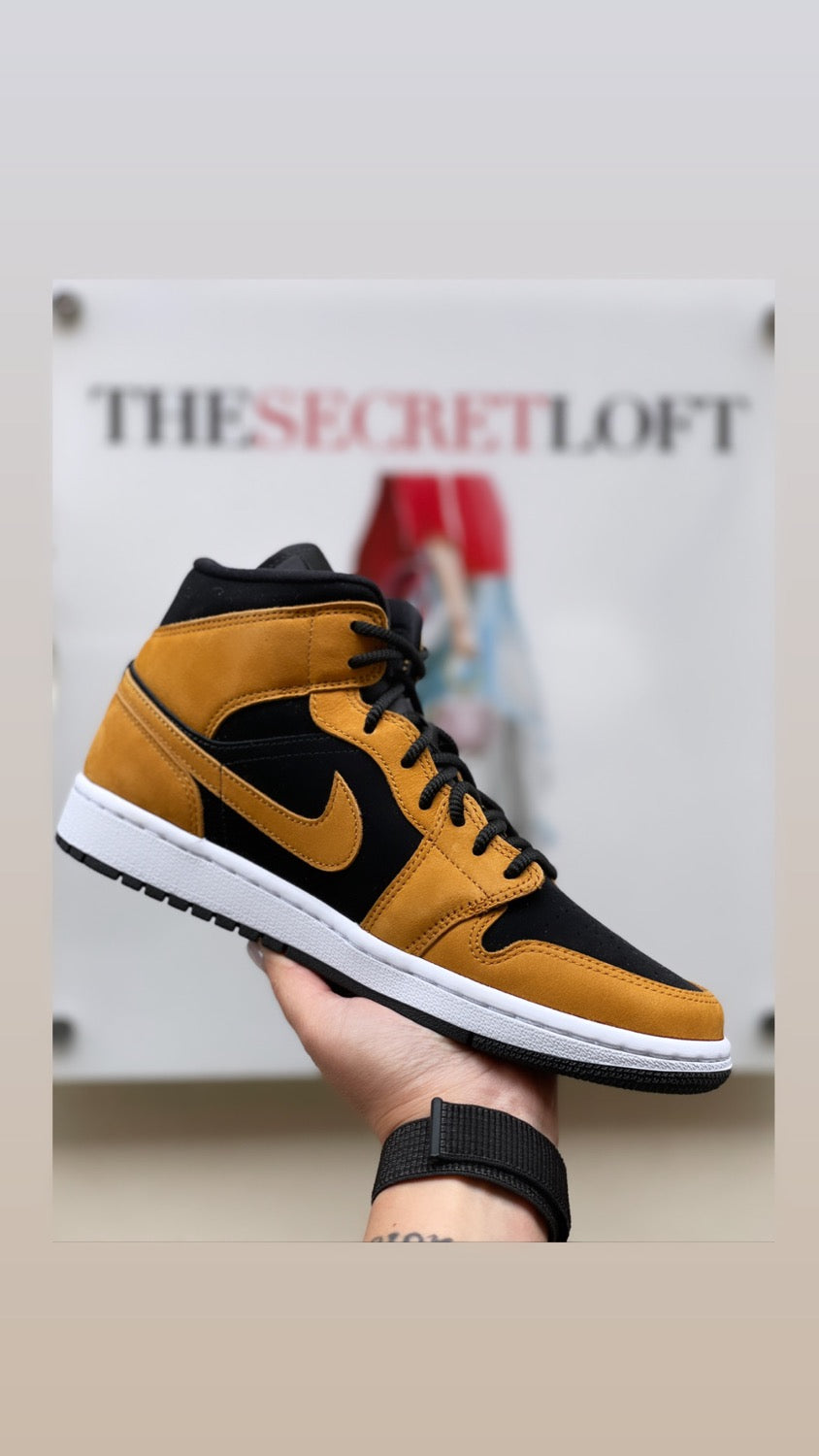 Air Jordan 1 mid desert